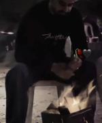 و باز شب شدو خیره به سقف اتاقم 