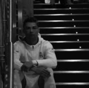 تولدمه🙂🥀💔...کسی نیست‌‌ تبریک بگه خداقل