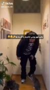 ولی مهربونی حامیم با گربه ها :) 🤌🏻🙂🤍