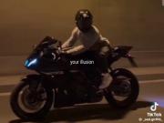 به چشم برادری بهبههه😃😂