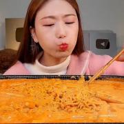 تست نودل خوشمزه و پرسس و مخلفات 🥢🍜