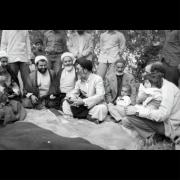 زندگی بعضی ها با زندگی رهبر شهیدمون
