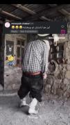 یکی رو باید استخدام کنیم بیاد شلوارشو بکشه بالا😅😂