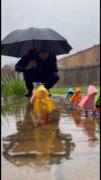 خدارو شکر امید وار شدم فهمیدم یکی خنگ تر از منم هست))