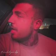 من قربون اون چشمات برم که هزاران غم داخلش پرسه میزنه..:)