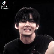 Kim Taehyung🛐//`-_-`\\//~_~\\