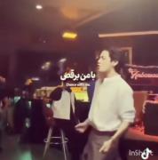 قربونش برم چقدرم که جذاب میخونه ...
