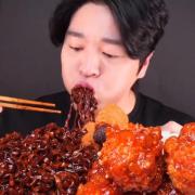 چالش غذا خوردن خوشمزه و لذیذ...