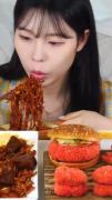 چالش غذا خوردن کره ای لذیذ 🦞🥮