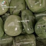 دخترای متفاوت عاشق رنگ سبز میشن💚